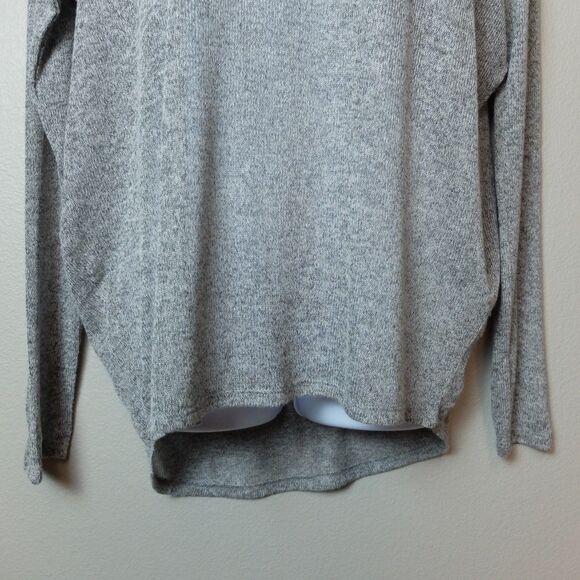 Versona Gray Lightweight Long Sleeve Sweater Size Medium - Picture 4 of 8